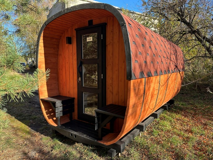 Kvadratinė pirtis su terasa