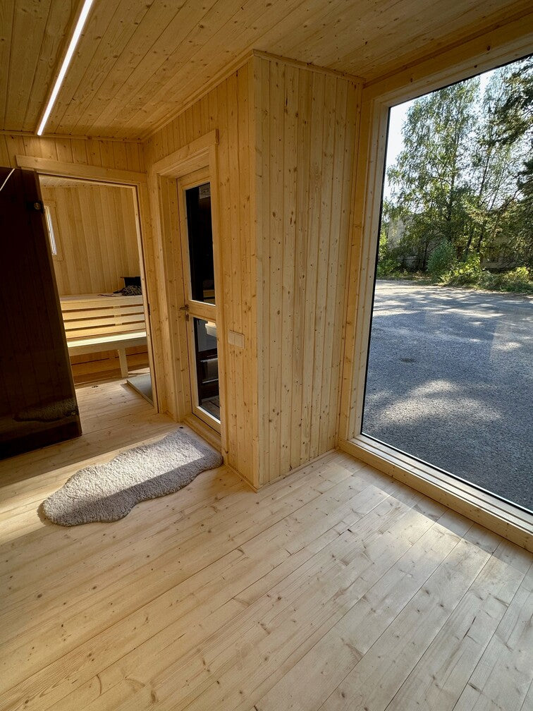 Medinis karkasinis sauna su vienšlaičiu stogu